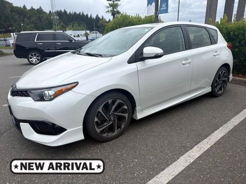 Used 2018 Toyota Corolla iM FWD image 1