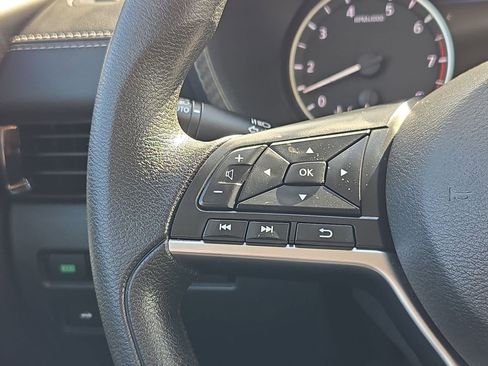 Used 2024 Nissan Sentra SV FWD image 18