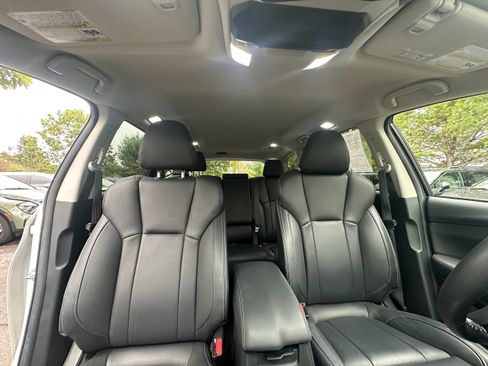 Used 2023 Subaru Ascent Limited image 32