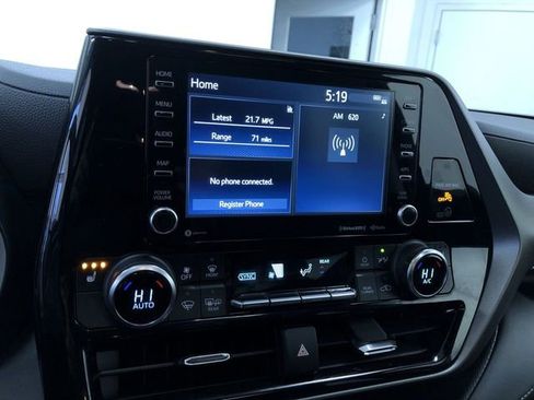 Used 2022 Toyota Highlander XLE image 29