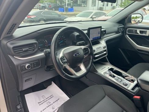 Used 2022 Ford Explorer XLT image 14
