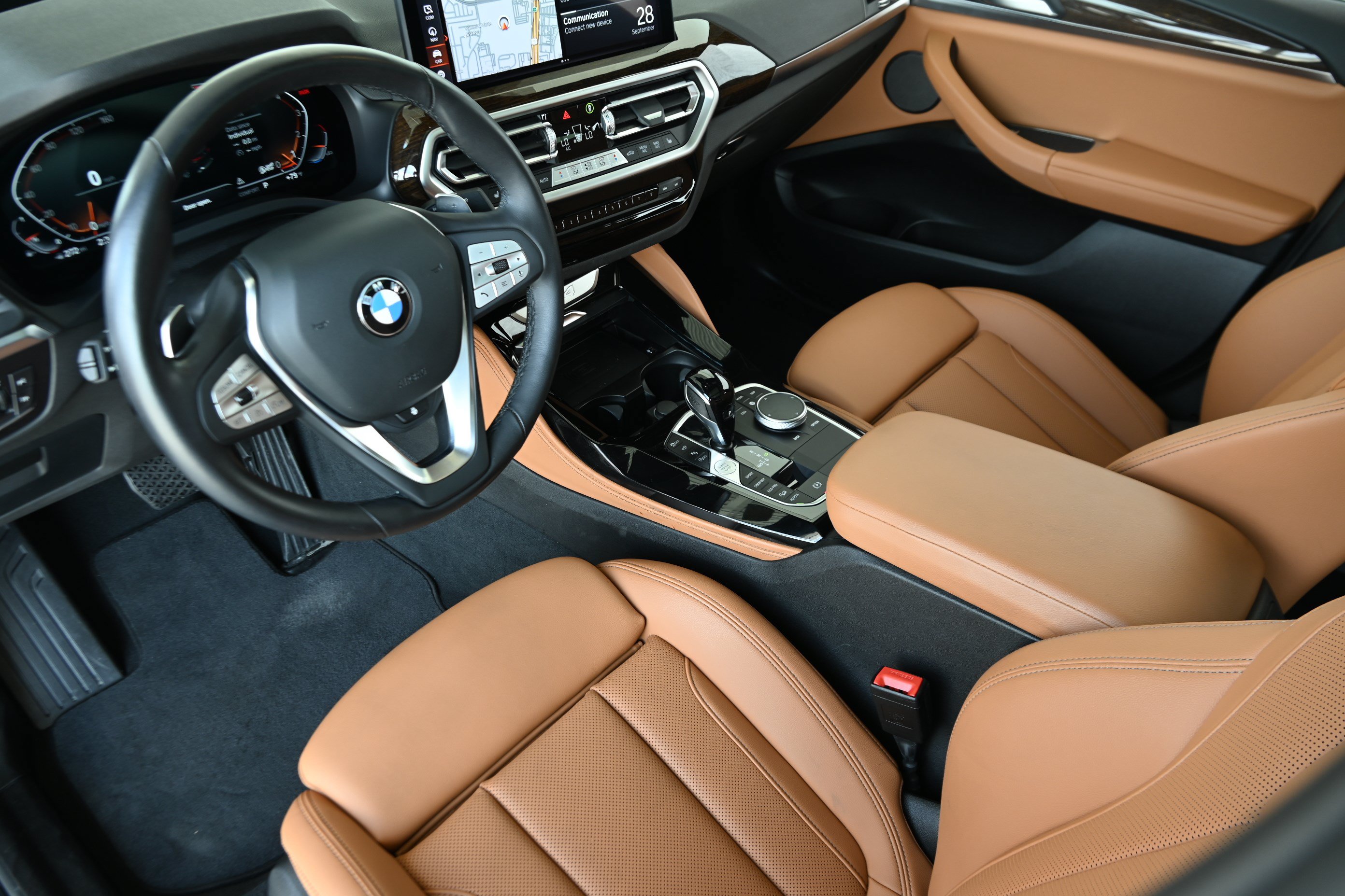 Certified 2025 BMW X4 xDrive30i AWD/4WD image 14