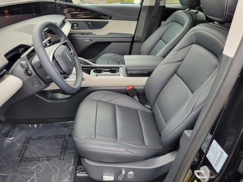 New 2025 Lincoln Nautilus Premier w/ Equipment Group 102A image 9