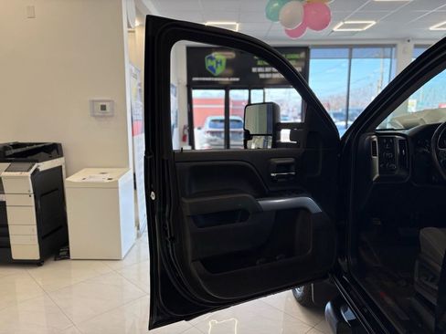 Used 2017 Chevrolet Silverado 1500 LT image 41