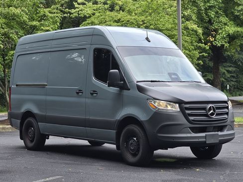 Used 2026 Mercedes-Benz Sprinter 2500 image 9