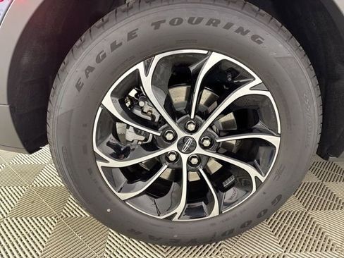 New 2026 Lincoln Nautilus Premier image 28