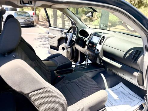 Used 2020 Nissan Frontier SV RWD image 9