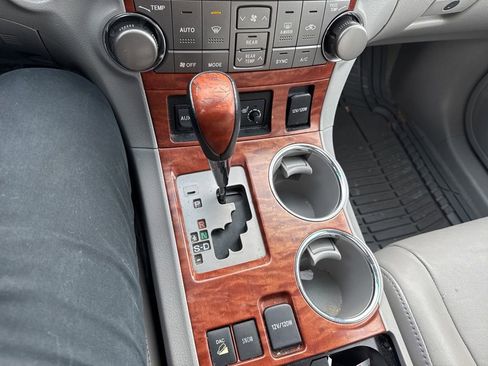 Used 2010 Toyota Highlander Limited image 22