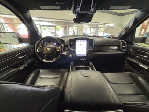 Used 2024 RAM 1500 Laramie AWD/4WD image 11