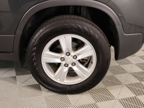 Used 2019 Chevrolet Trax LS AWD/4WD image 17