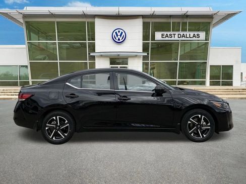 Used 2025 Nissan Sentra SV image 2