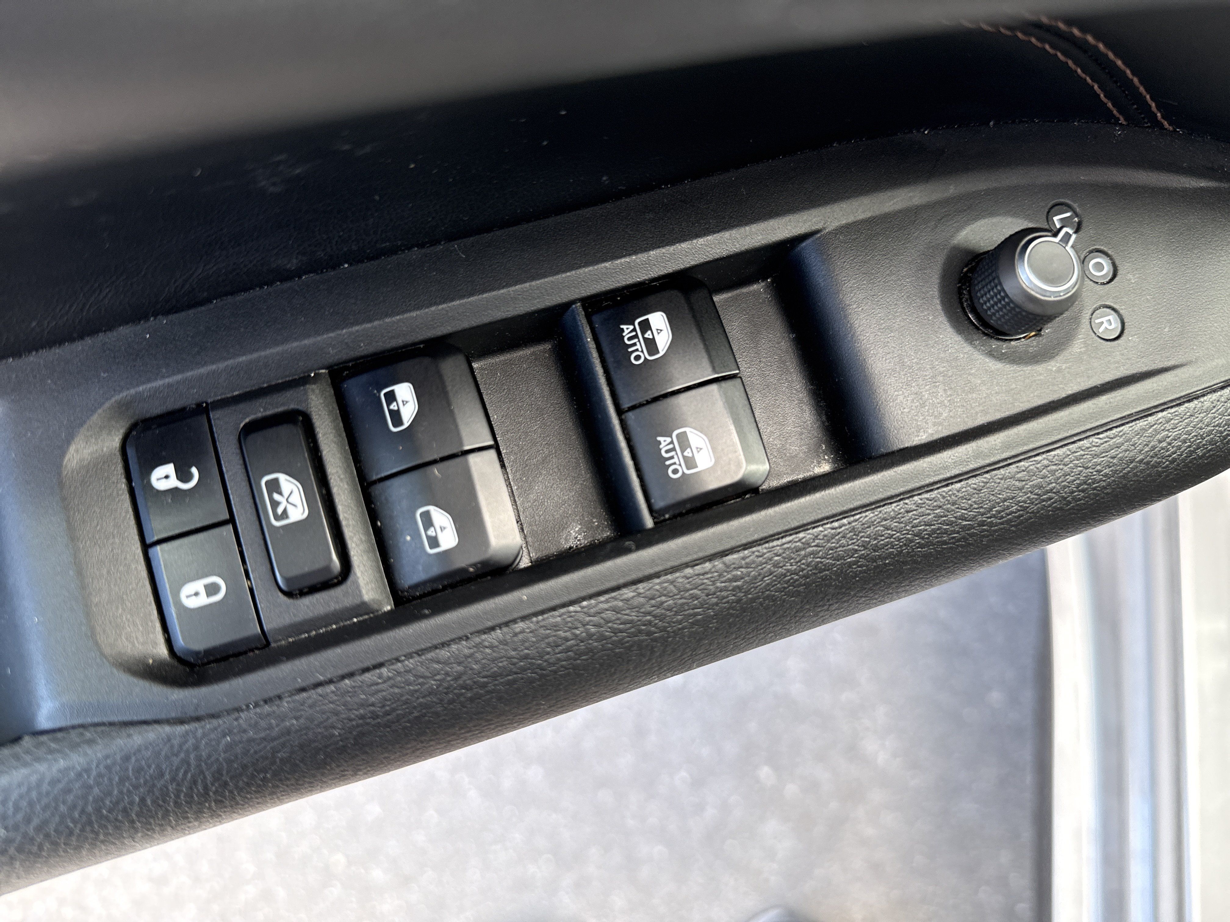 Used 2023 Jeep Compass Limited AWD/4WD image 16
