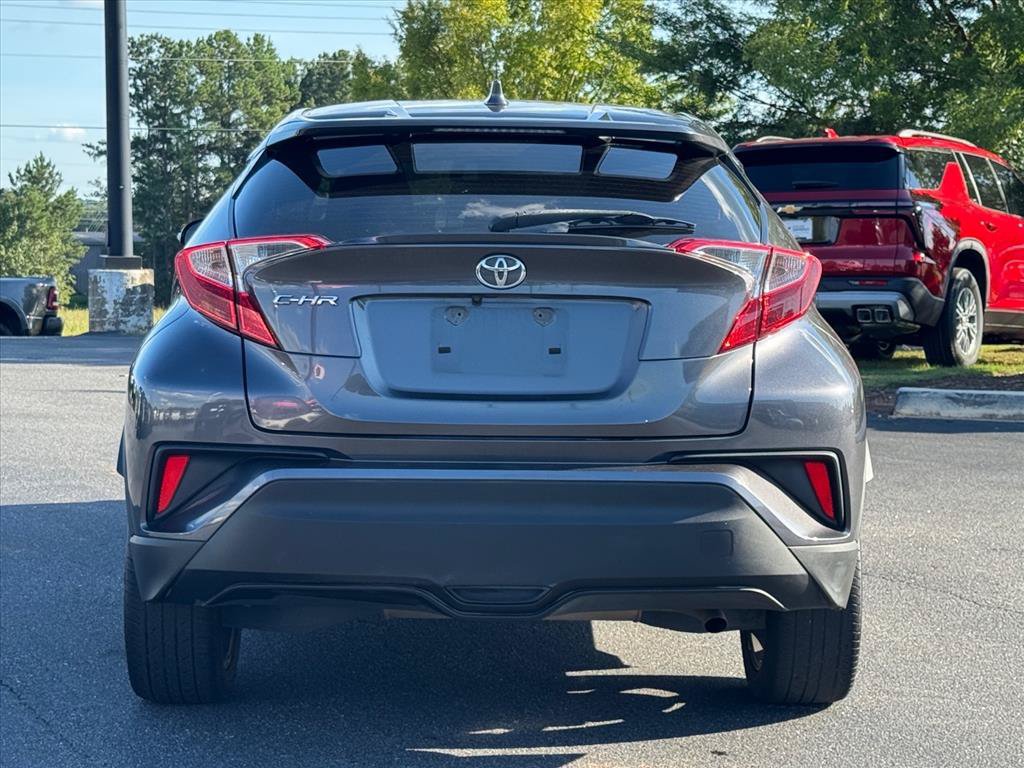 Used 2019 Toyota C-HR XLE FWD image 4