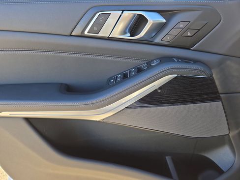 Used 2026 BMW X5 sDrive40i image 15