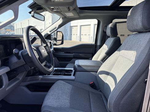 Used 2024 Ford F250 XLT w/ Black Appearance Package image 17