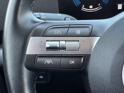 Used 2025 Hyundai Kona SEL FWD image 16
