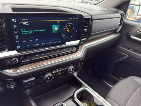 Used 2023 Chevrolet Silverado 1500 RST image 23