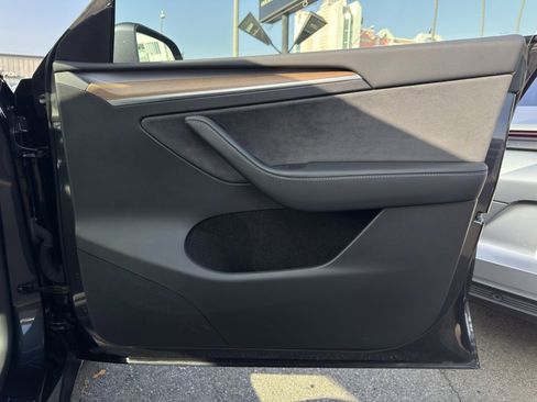 Used 2024 Tesla Model Y Long Range image 26