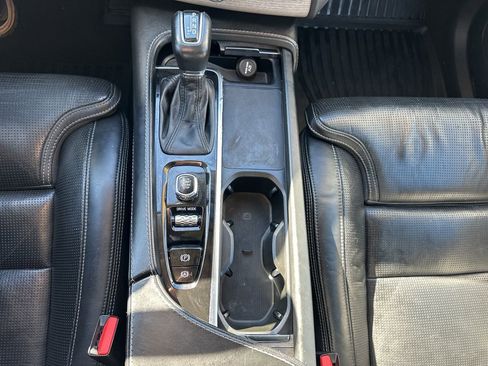 Used 2021 Volvo XC90 T6 Inscription w/ Protection Package Premier image 6