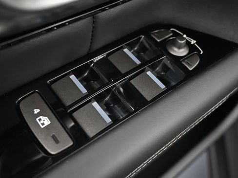 Used 2018 Land Rover Range Rover Evoque HSE Dynamic AWD/4WD image 17