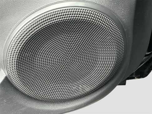 Used 2019 Nissan Kicks SV w/ Exterior Package image 17