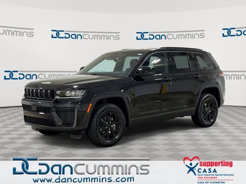 New 2026 Jeep Grand Cherokee 4WD image 1