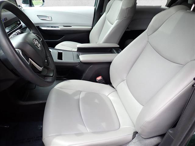 Certified 2025 Toyota Sienna XLE w/ XLE Plus Package AWD/4WD image 13