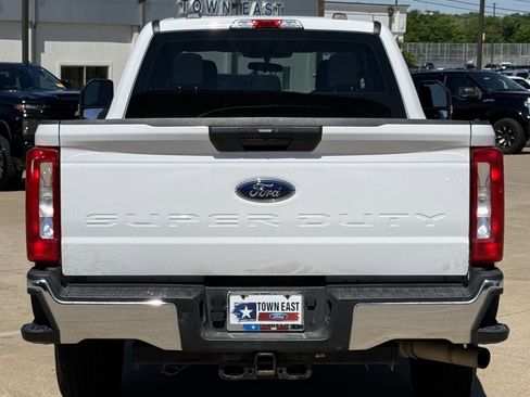Certified 2025 Ford F250 XL w/ XL Chrome Package RWD image 6