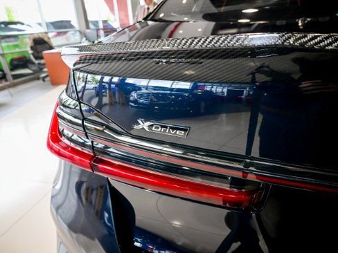 Used 2022 BMW 750i xDrive w/ Luxury Rear Seating Package AWD/4WD image 42