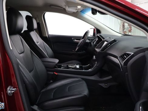 Used 2019 Ford Edge Titanium image 27