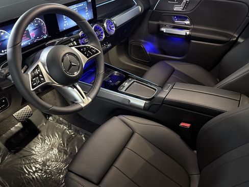New 2025 Mercedes-Benz GLB 250 4MATIC image 9