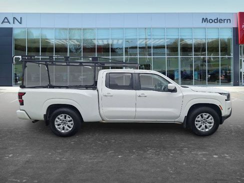 Used 2023 Nissan Frontier SV w/ Technology Package AWD/4WD image 4