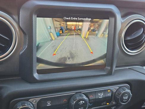 Certified 2021 Jeep Wrangler Unlimited Sahara image 35