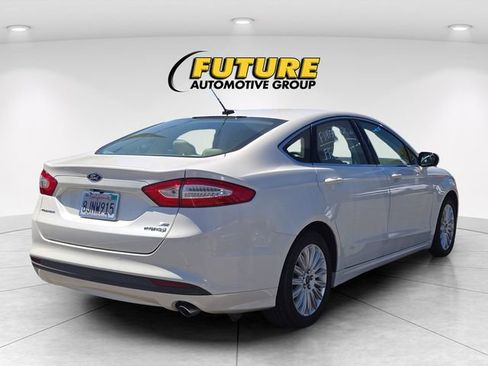 Used 2016 Ford Fusion SE w/ Equipment Group 502A FWD image 4