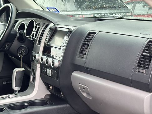 Used 2008 Toyota Sequoia Limited image 22