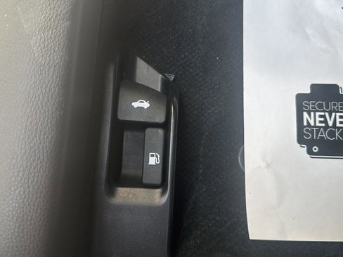 Used 2025 Toyota Corolla LE image 18