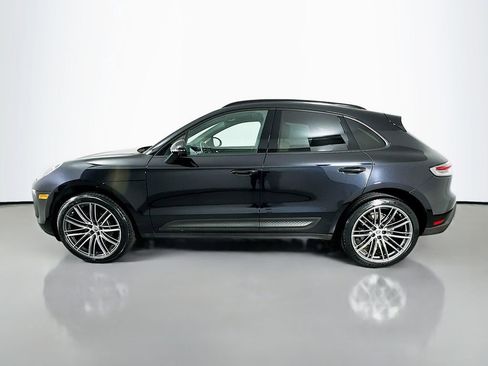 Certified 2024 Porsche Macan AWD/4WD image 2