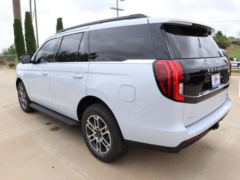 New 2026 Ford Expedition Active AWD/4WD image 26
