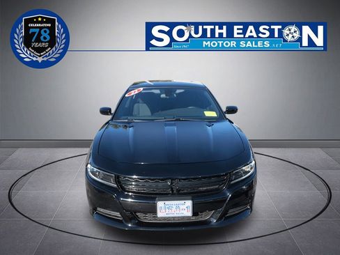 Used 2022 Dodge Charger SXT w/ Blacktop Package image 3