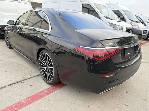 Used 2022 Mercedes-Benz S 580 4MATIC Sedan w/ AMG Line Package image 4