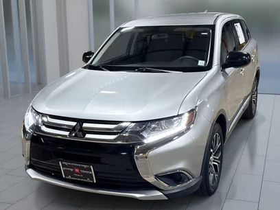 Used 2018 Mitsubishi Outlander ES