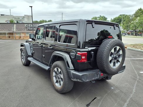 Used 2022 Jeep Wrangler Unlimited Sahara w/ LED Lighting Group AWD/4WD image 29