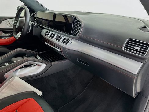 Used 2025 Mercedes-Benz GLE 63 AMG S image 32