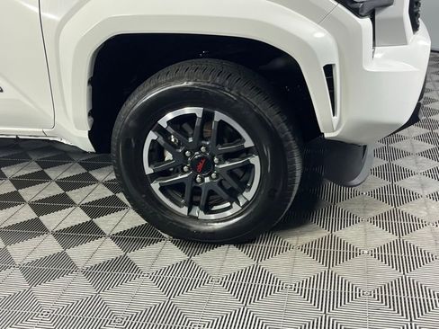 Used 2025 Toyota Tacoma TRD Sport image 12