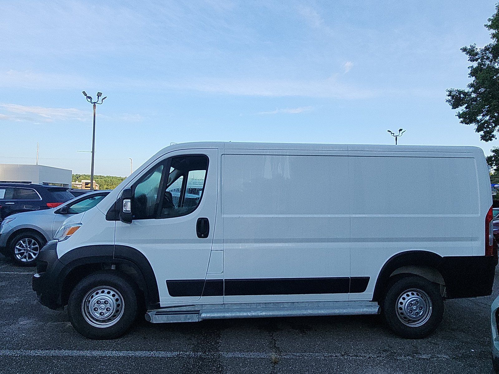 Used 2025 RAM ProMaster 2500 w/ U-Haul Equipment Group FWD image 2