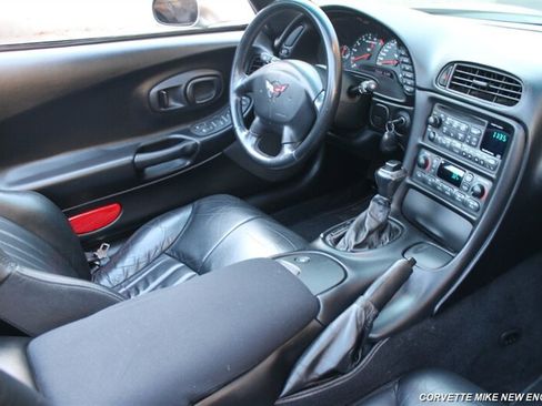 Used 2000 Chevrolet Corvette Coupe w/ Memory Pkg RWD image 30
