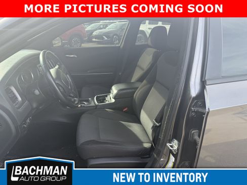 Used 2015 Dodge Charger SE w/ Sport Appearance Group image 4