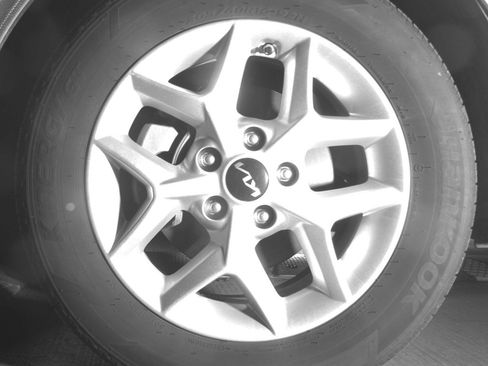 Used 2025 Kia Soul LX w/ LX Technology Package image 19