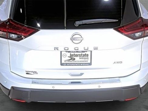 Used 2026 Nissan Rogue SV AWD/4WD image 11