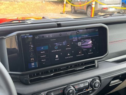 Used 2025 Jeep Wrangler Unlimited Rubicon image 20